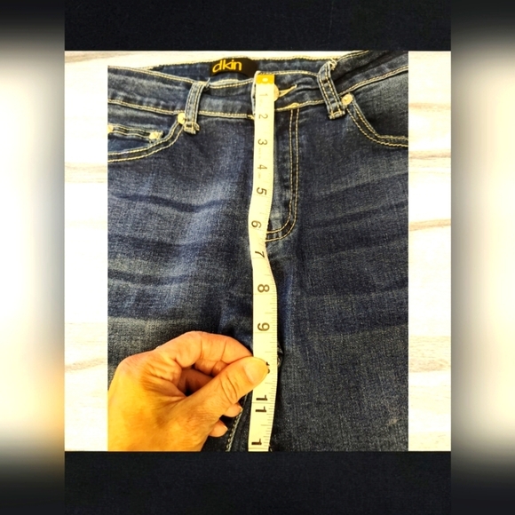 DKIN Skinny Floral/Rhinestone Capris, 6 - Picture 5 of 5